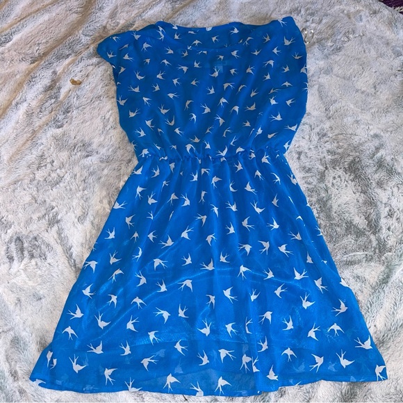 Light Blue Sparrow Print Flowy Dress by Forever 21 Size Small - Picture 1 of 11